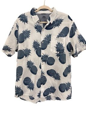 Izod White Short-Sleeve Button Down with Pineapple Print Size XL 100% Cotton